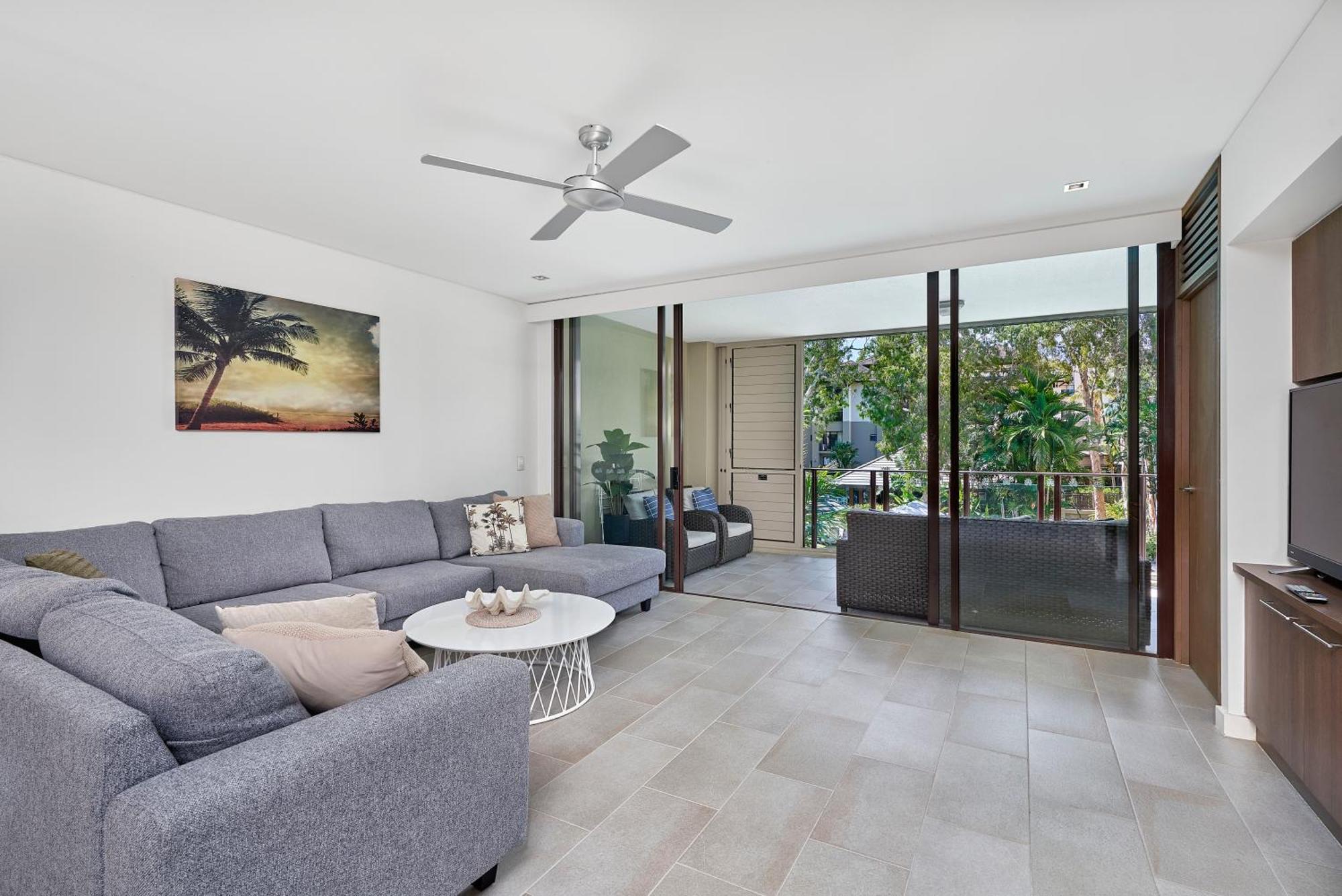 Private Apartments In The Temple Beachfront Resort Palm Cove Pokój zdjęcie