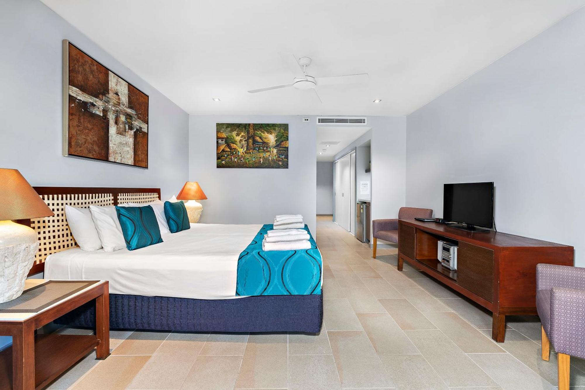 Private Apartments In The Temple Beachfront Resort Palm Cove Pokój zdjęcie