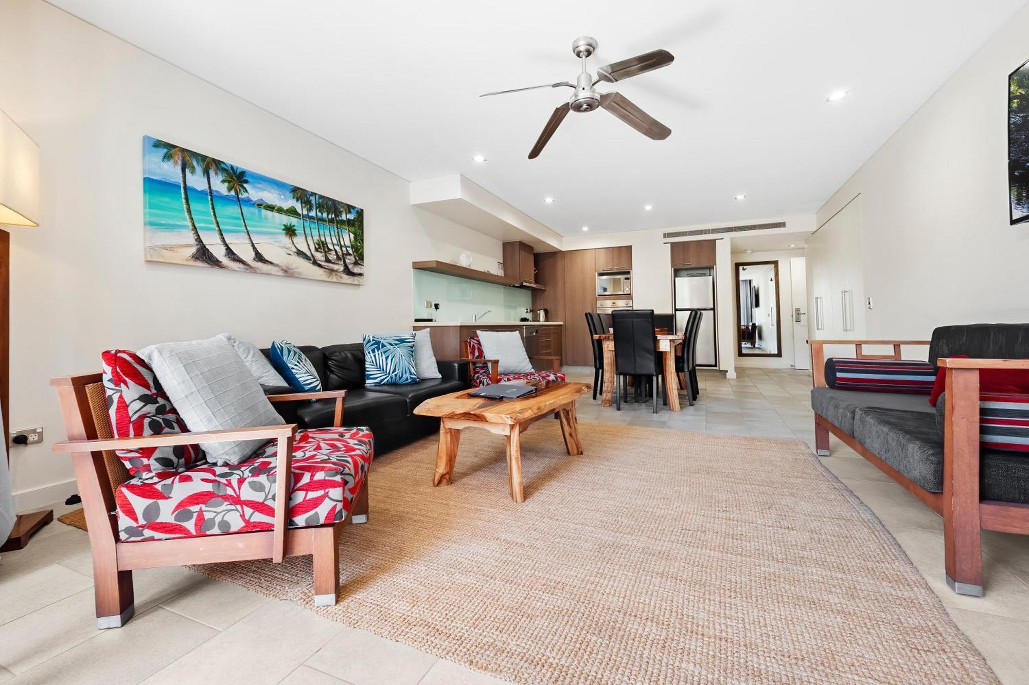 Private Apartments In The Temple Beachfront Resort Palm Cove Pokój zdjęcie
